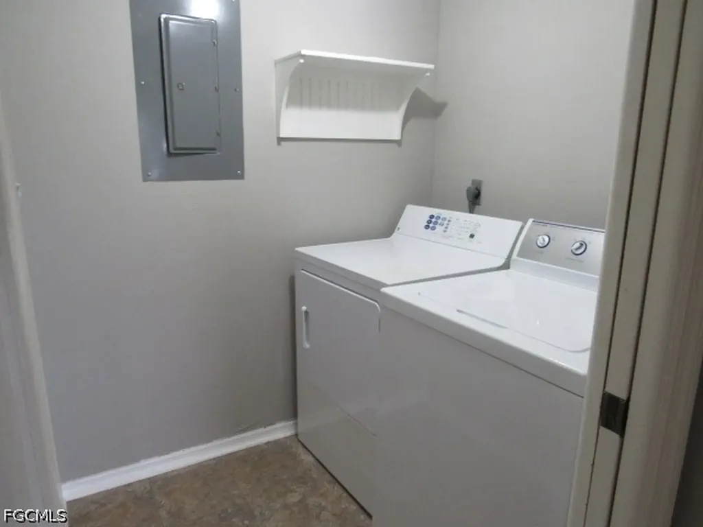 10022 Oxfordshire Lane Fort Myers FL 33908