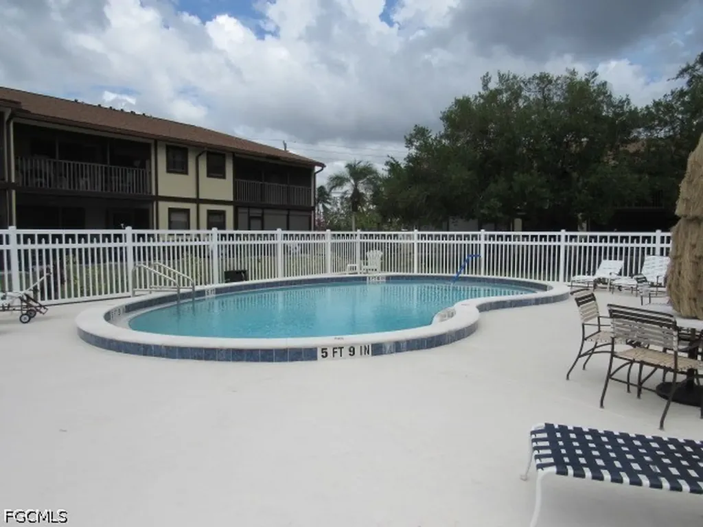 10022 Oxfordshire Lane Fort Myers FL 33908