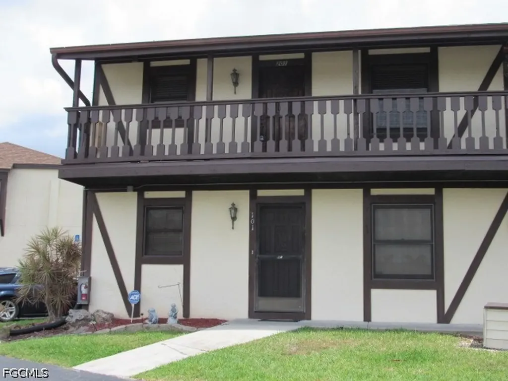 10022 Oxfordshire Lane Fort Myers FL 33908