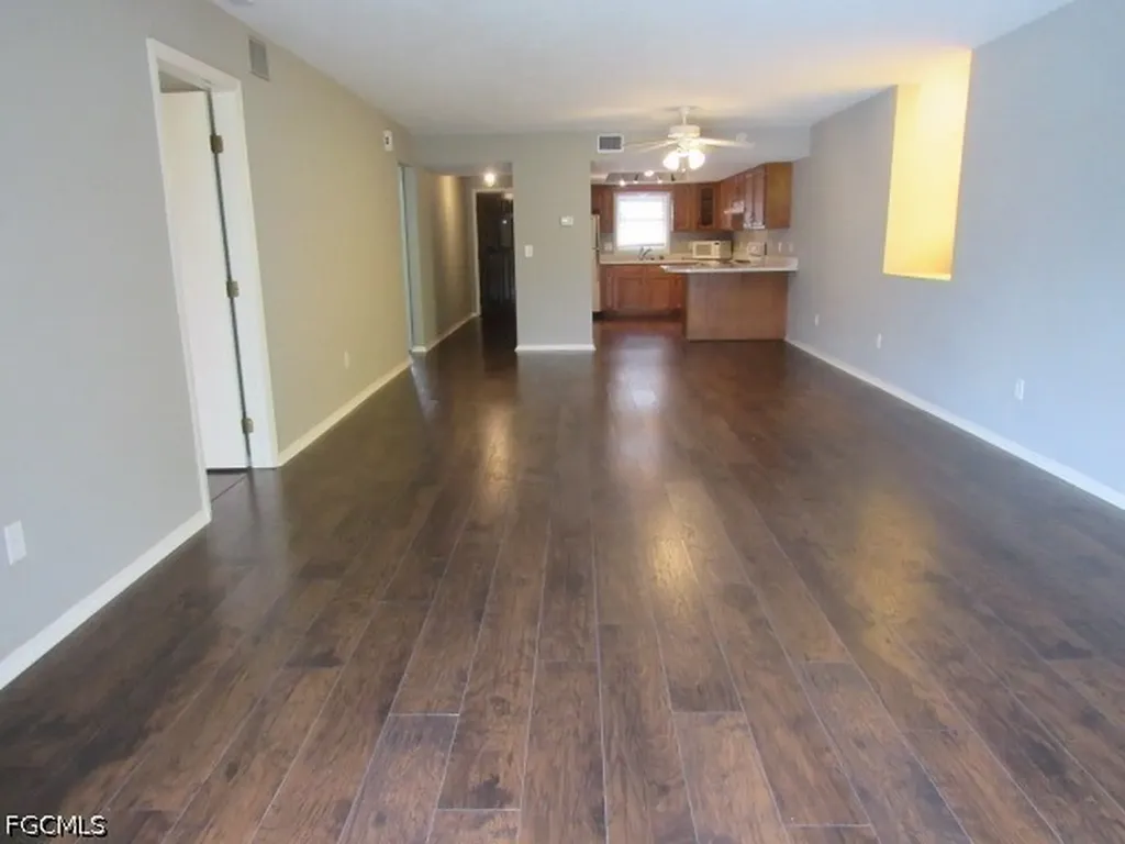10022 Oxfordshire Lane Fort Myers FL 33908