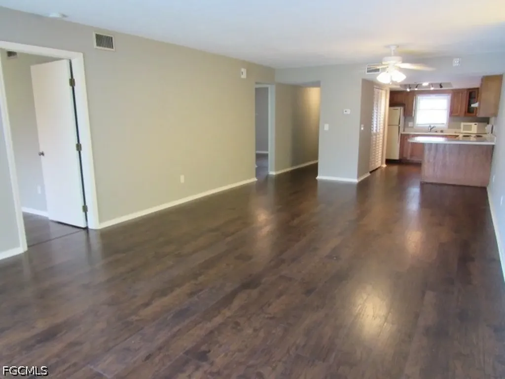 10022 Oxfordshire Lane Fort Myers FL 33908