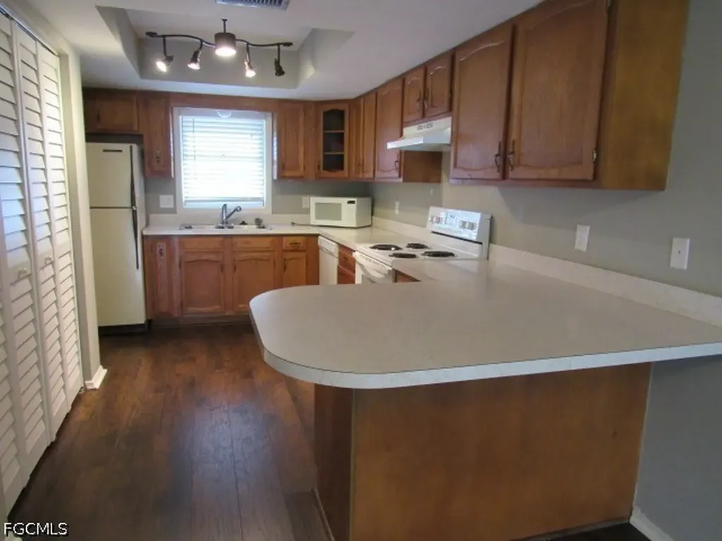 10022 Oxfordshire Lane Fort Myers FL 33908