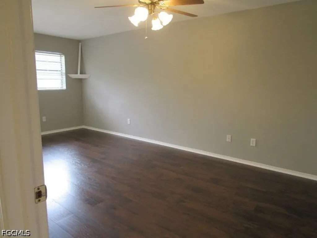 10022 Oxfordshire Lane Fort Myers FL 33908