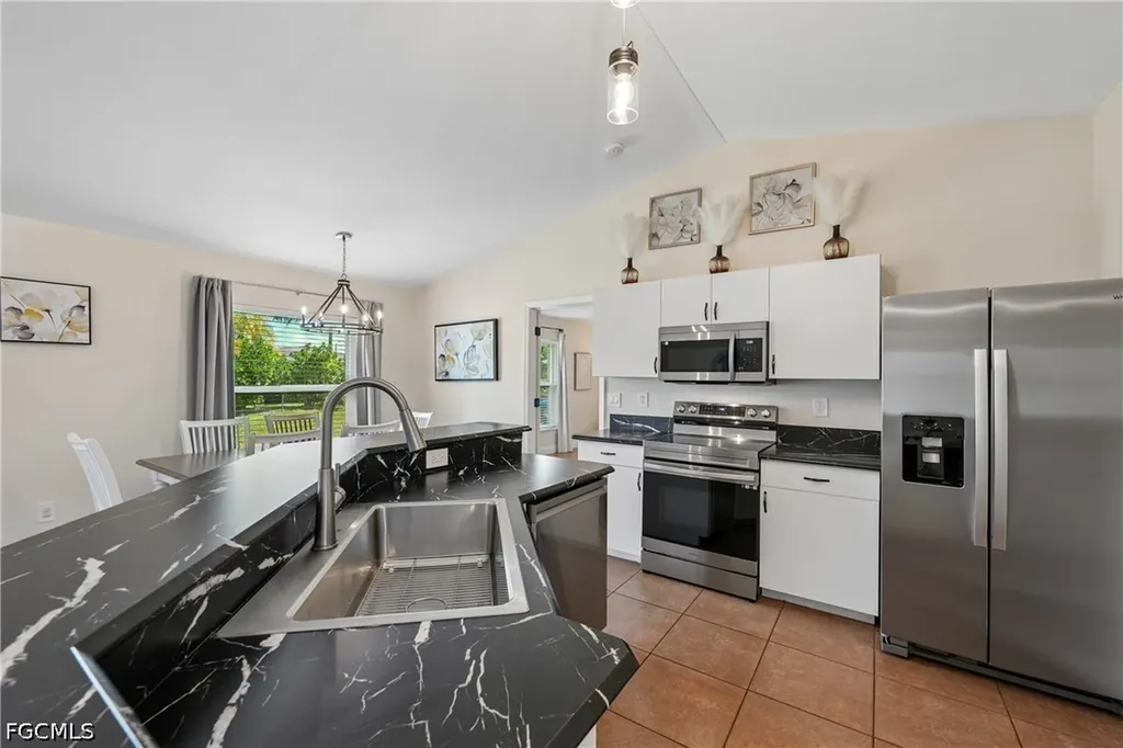 241 SW 34th Terrace Cape Coral FL 33914