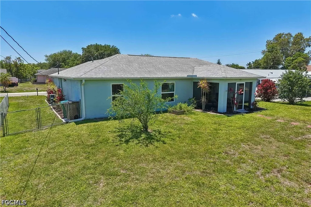 241 SW 34th Terrace Cape Coral FL 33914