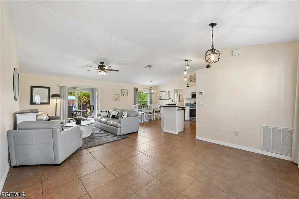 241 SW 34th Terrace Cape Coral FL 33914