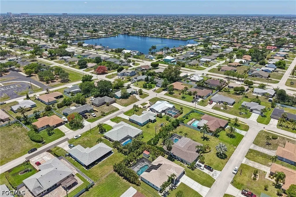 241 SW 34th Terrace Cape Coral FL 33914
