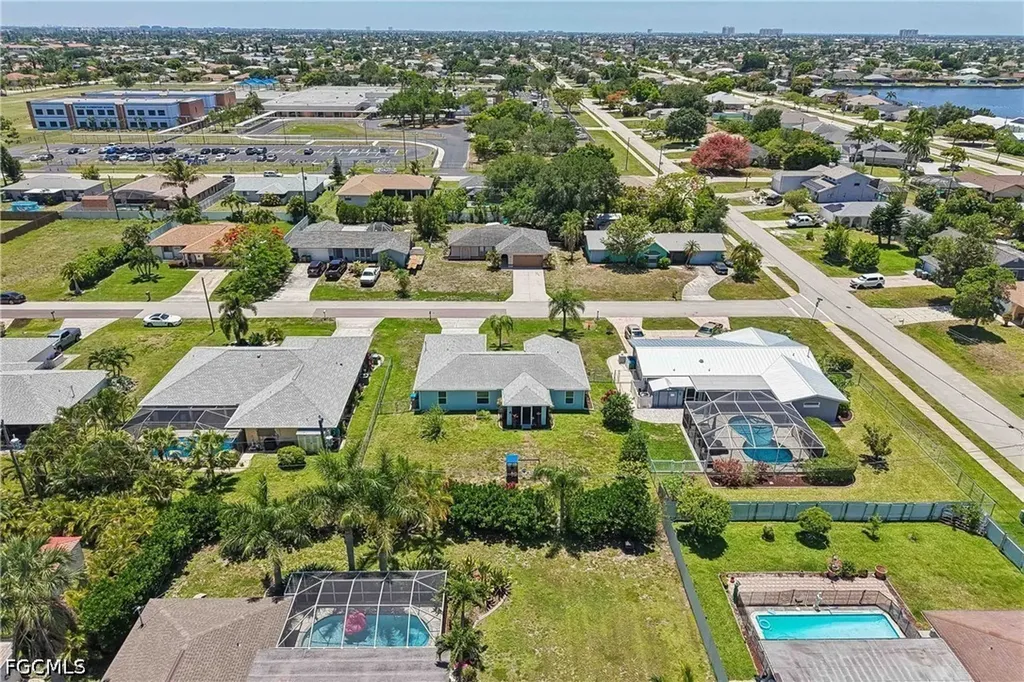 241 SW 34th Terrace Cape Coral FL 33914