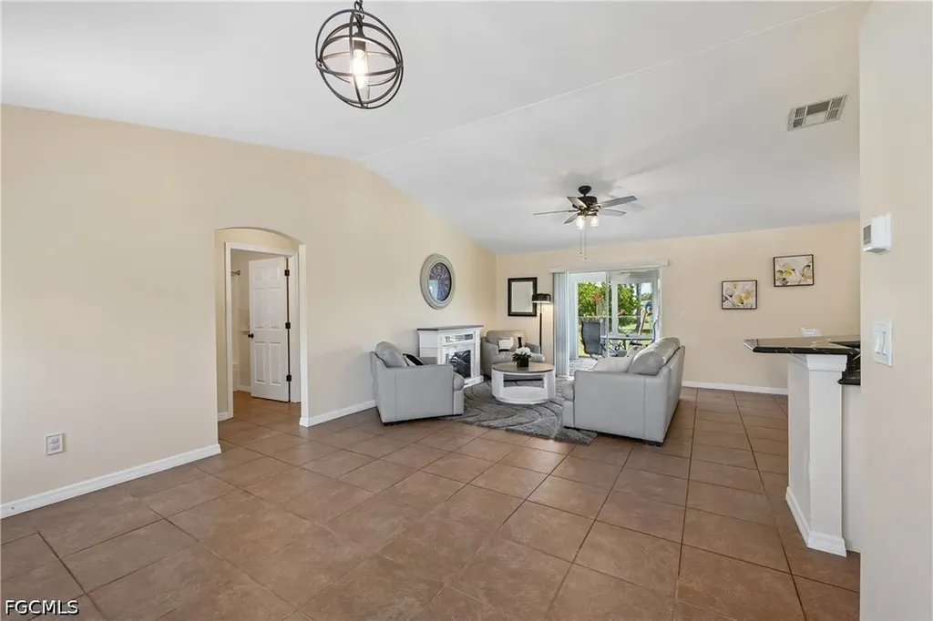 241 SW 34th Terrace Cape Coral FL 33914