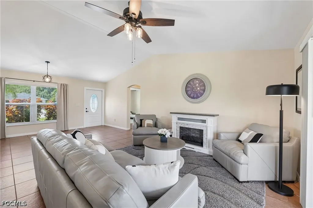 241 SW 34th Terrace Cape Coral FL 33914