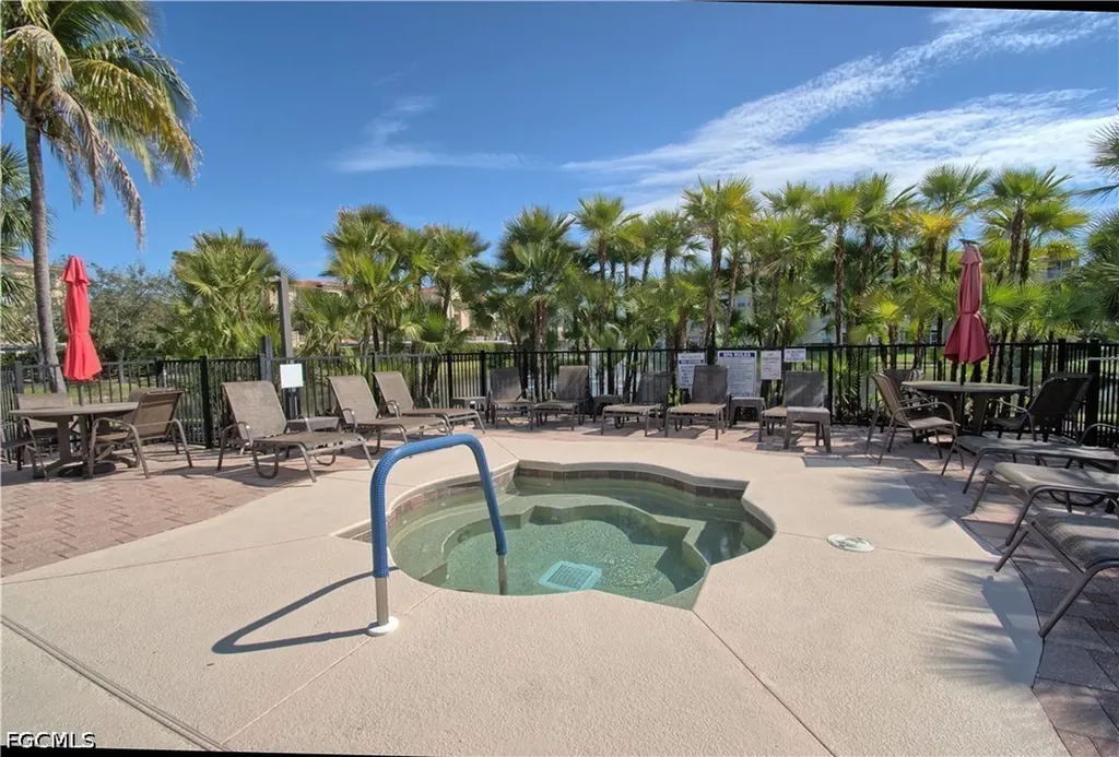8261 Pathfinder Loop Fort Myers FL 33919
