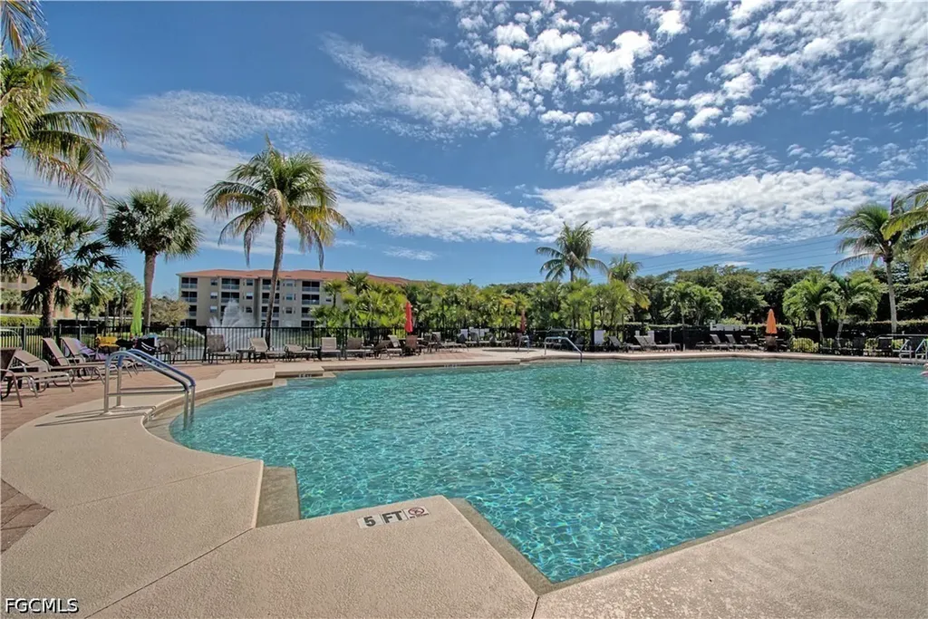 8261 Pathfinder Loop Fort Myers FL 33919