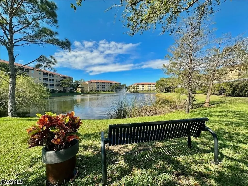 8261 Pathfinder Loop Fort Myers FL 33919