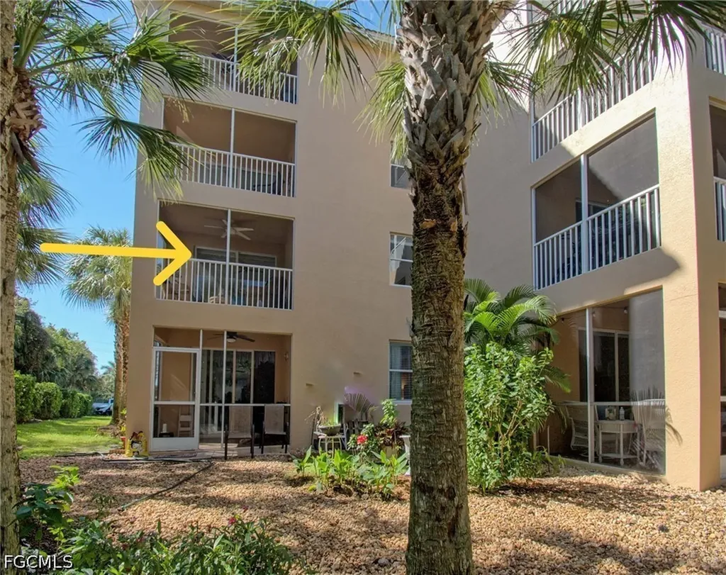 8261 Pathfinder Loop Fort Myers FL 33919
