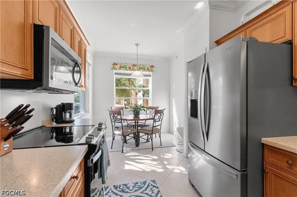 8261 Pathfinder Loop Fort Myers FL 33919