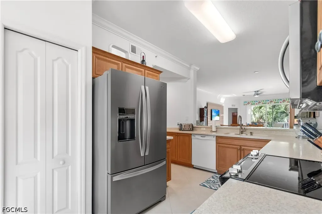 8261 Pathfinder Loop Fort Myers FL 33919