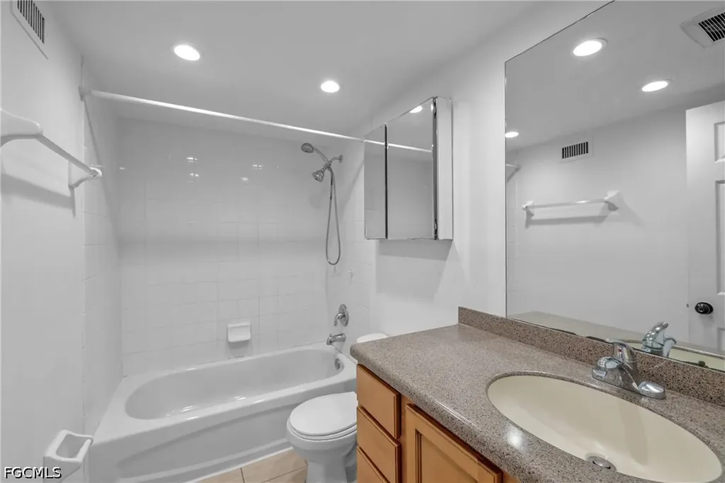 864 Courtington Lane Fort Myers FL 33919