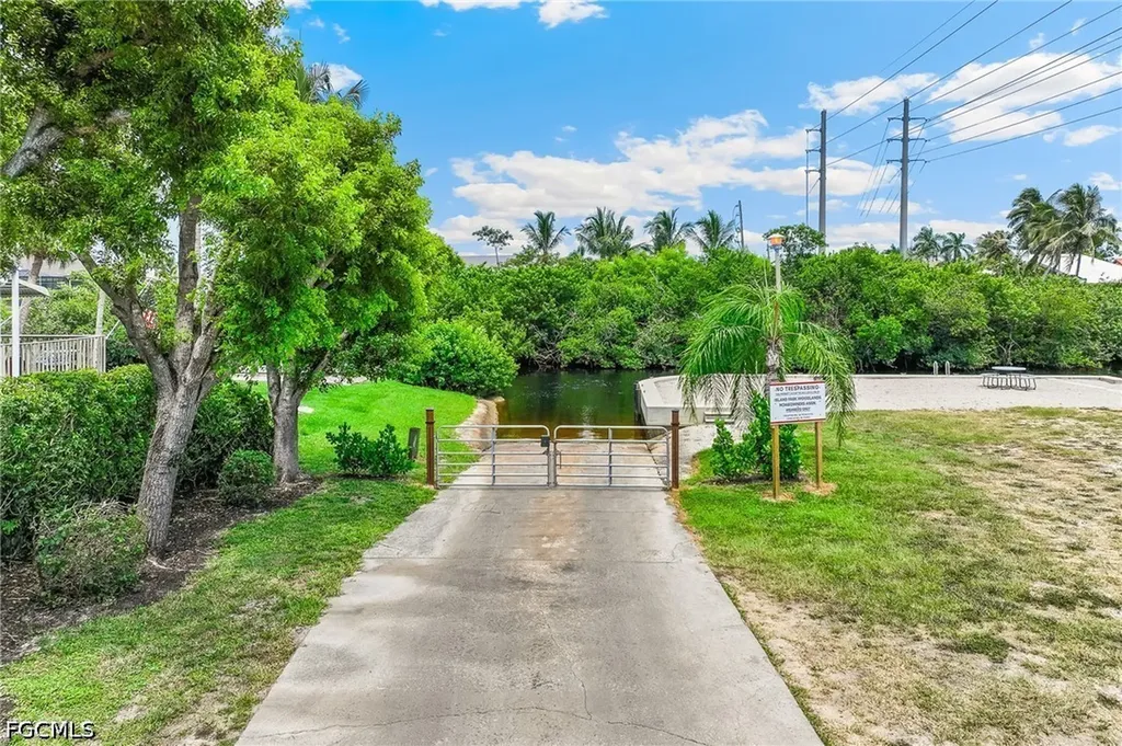 6048 Perthshire Lane Fort Myers FL 33908