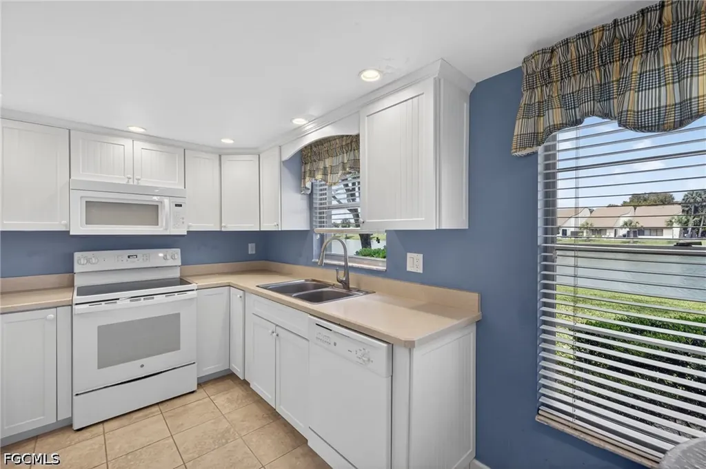 6844 Sandtrap Drive Fort Myers FL 33919