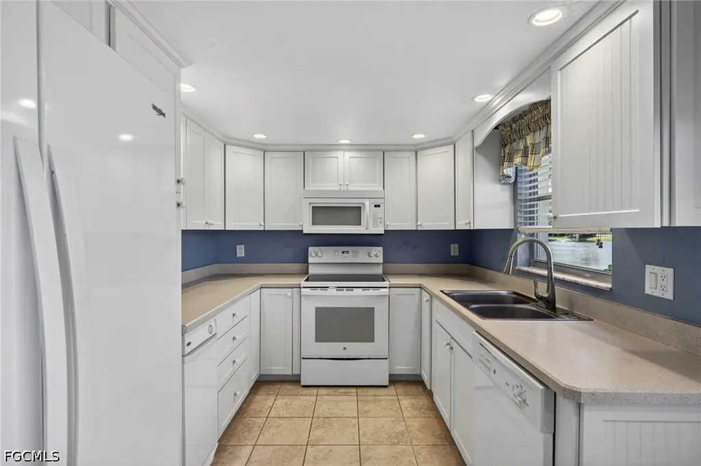 6844 Sandtrap Drive Fort Myers FL 33919