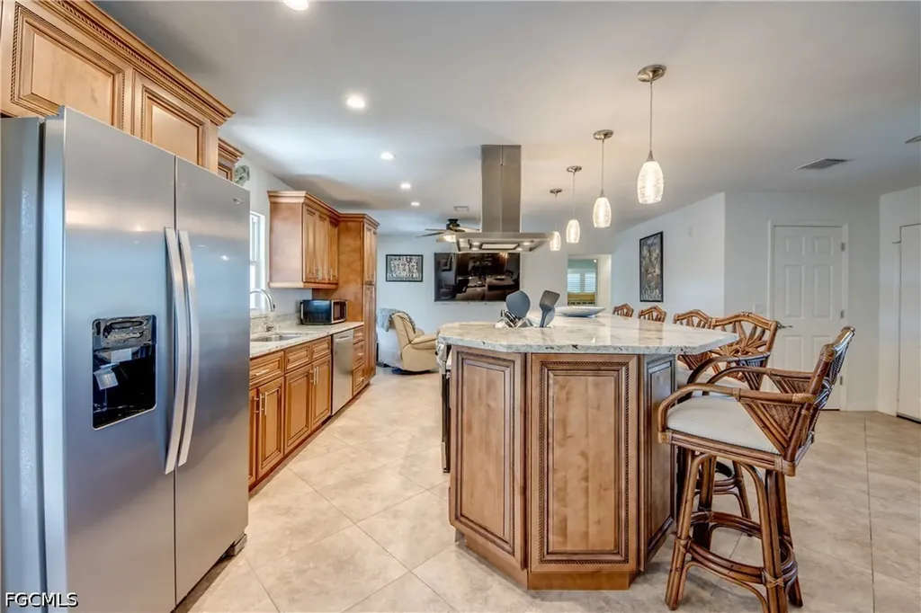 1122 El Dorado Parkway E Cape Coral FL 33904
