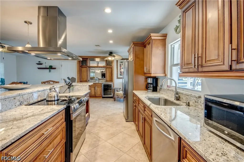 1122 El Dorado Parkway E Cape Coral FL 33904
