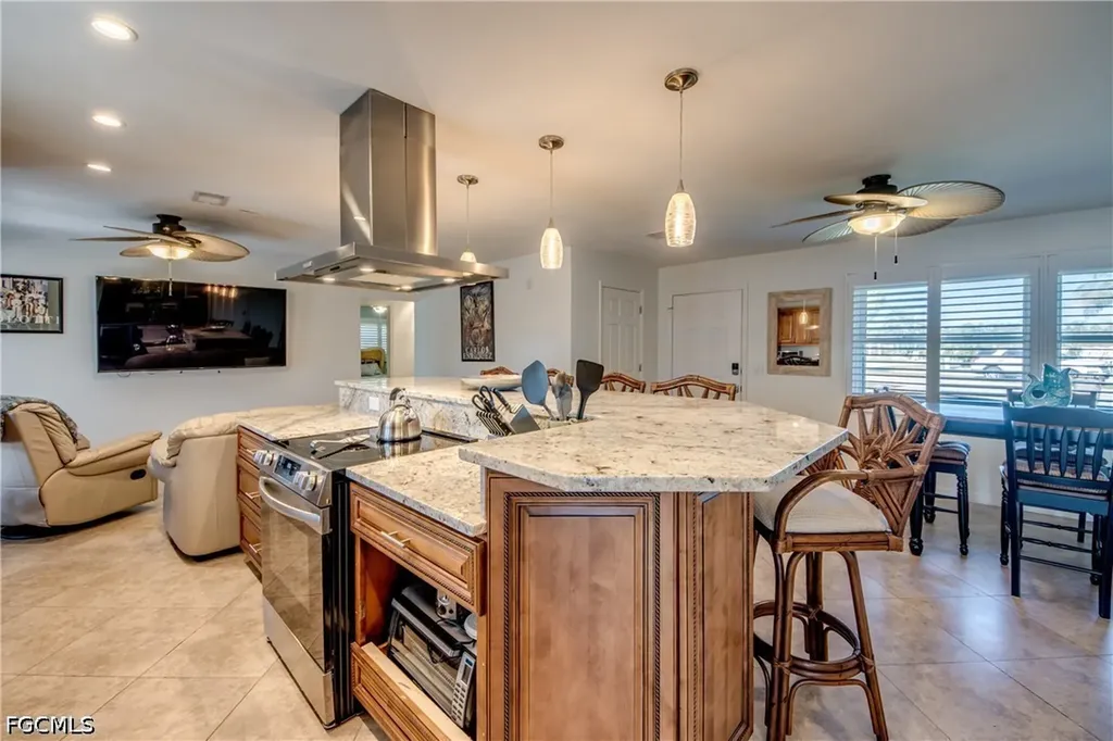 1122 El Dorado Parkway E Cape Coral FL 33904