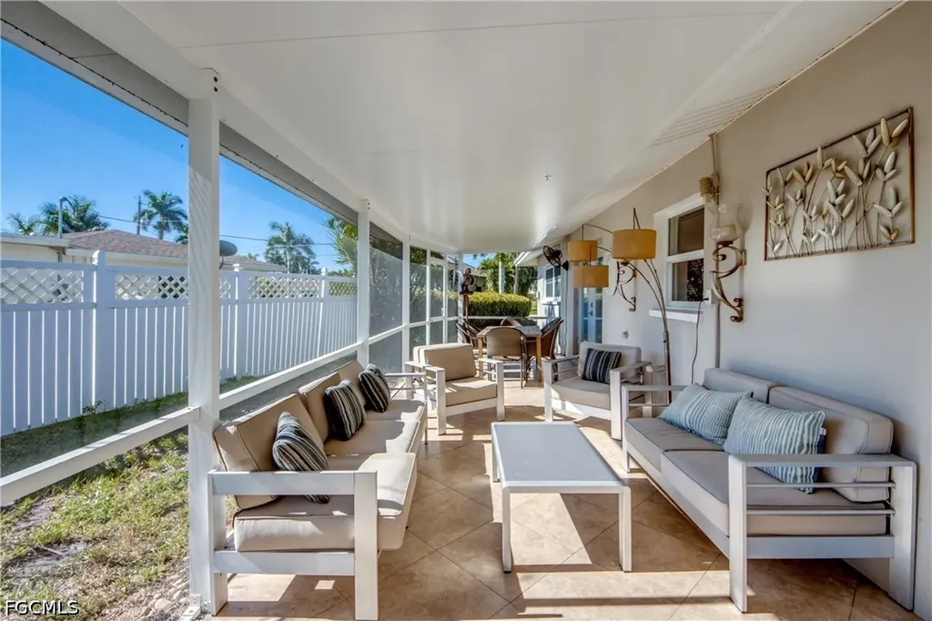 1122 El Dorado Parkway E Cape Coral FL 33904