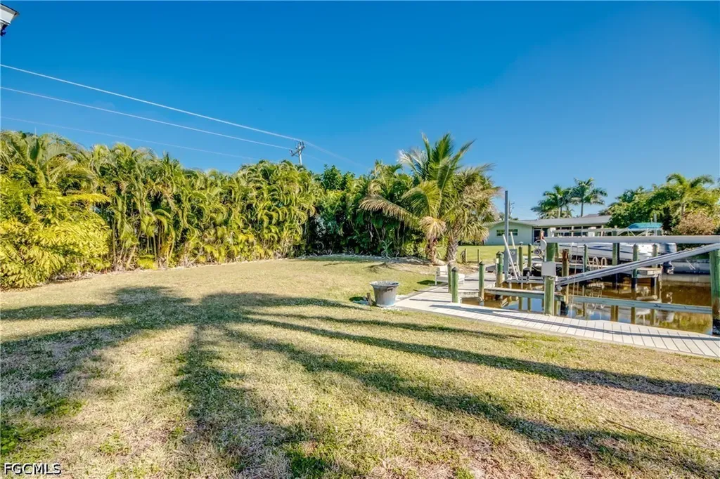 1122 El Dorado Parkway E Cape Coral FL 33904