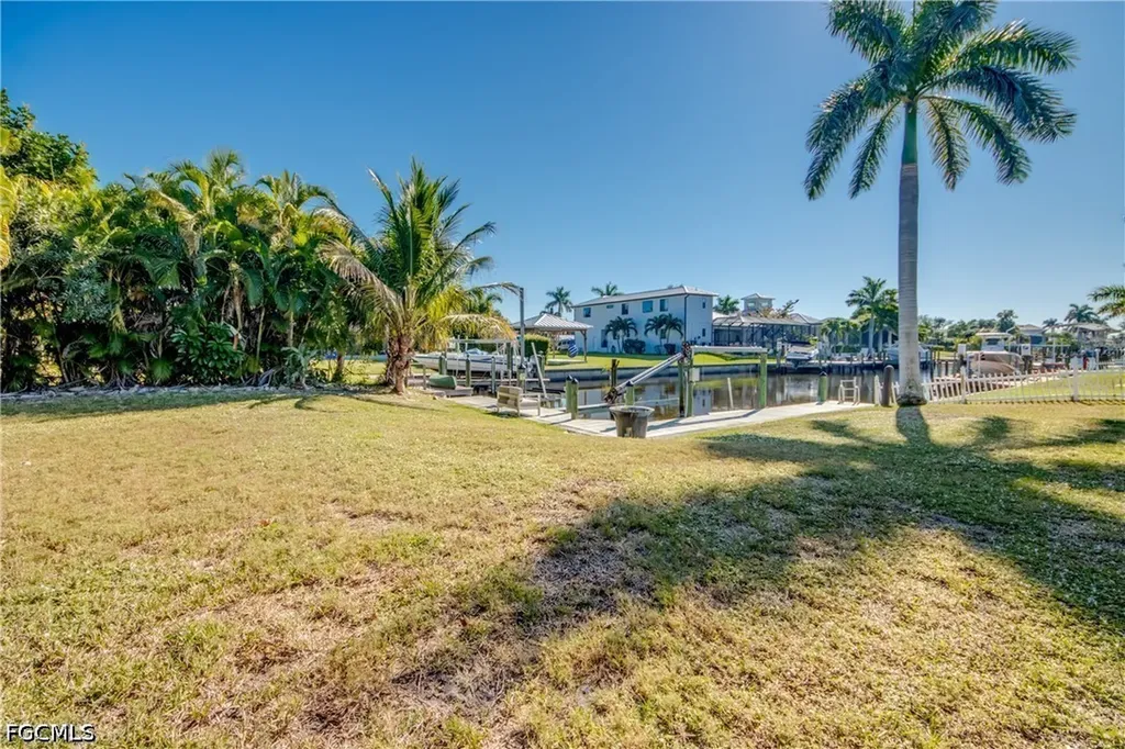 1122 El Dorado Parkway E Cape Coral FL 33904