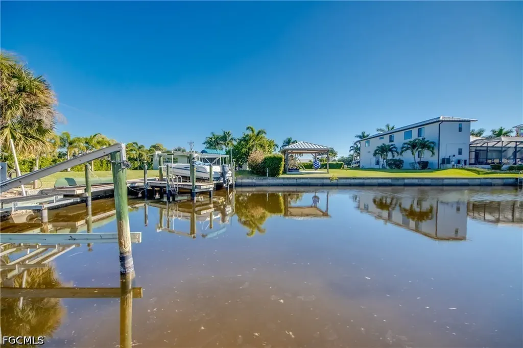 1122 El Dorado Parkway E Cape Coral FL 33904