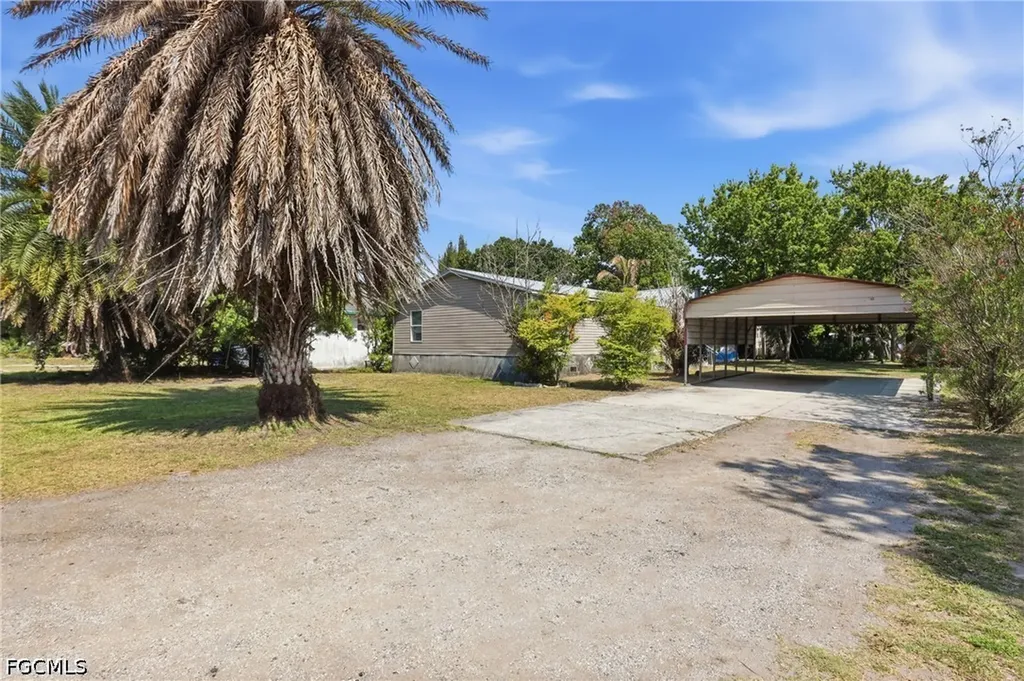 1031 Della Tobias Avenue Clewiston FL 33440