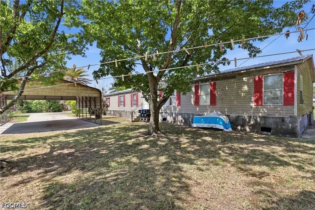 1031 Della Tobias Avenue Clewiston FL 33440