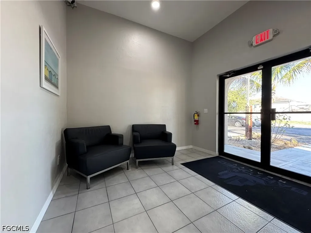 2706 SE Santa Barbara Place Cape Coral FL 33904