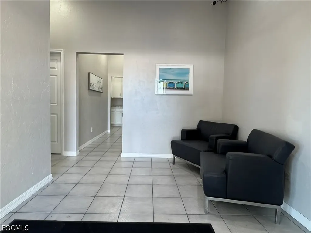 2706 SE Santa Barbara Place Cape Coral FL 33904