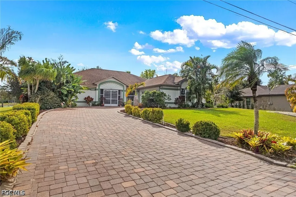 1814 SW 18th Terrace Cape Coral FL 33991