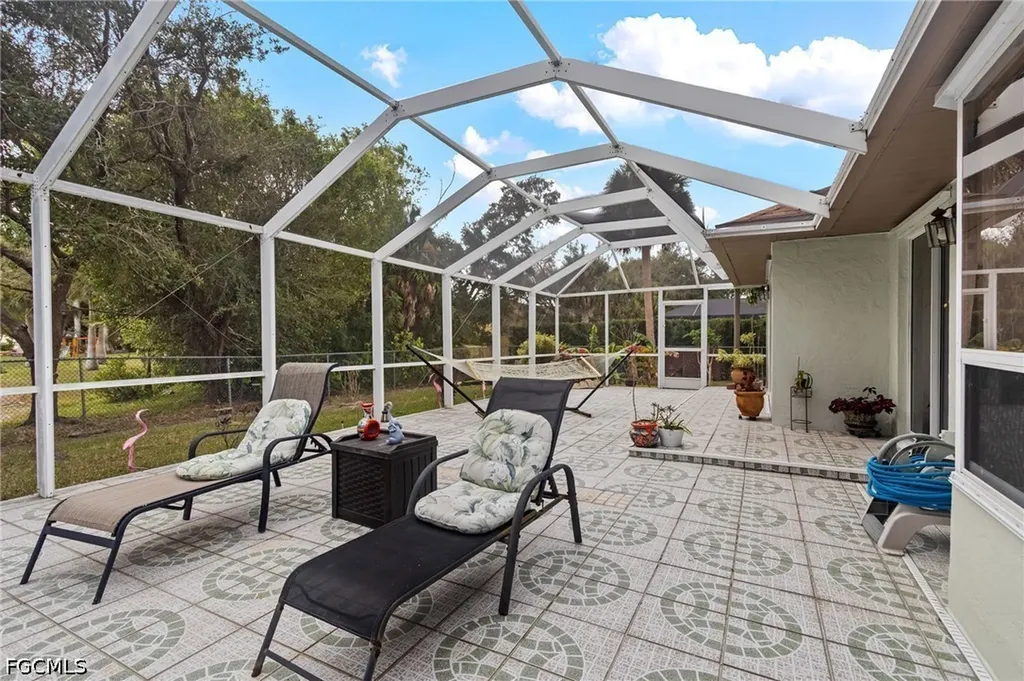 1814 SW 18th Terrace Cape Coral FL 33991