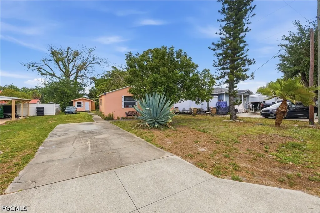 2355 Jeffcott Street Fort Myers FL 33901