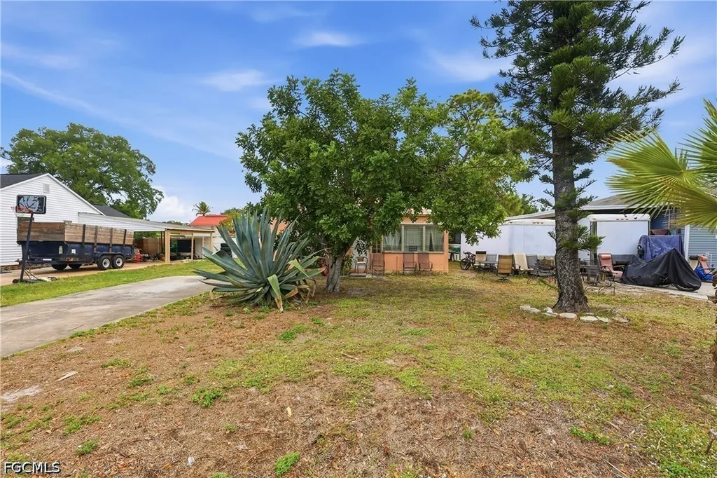 2355 Jeffcott Street Fort Myers FL 33901