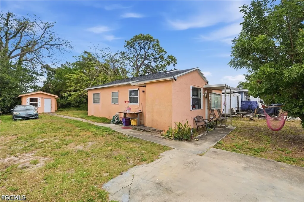 2355 Jeffcott Street Fort Myers FL 33901