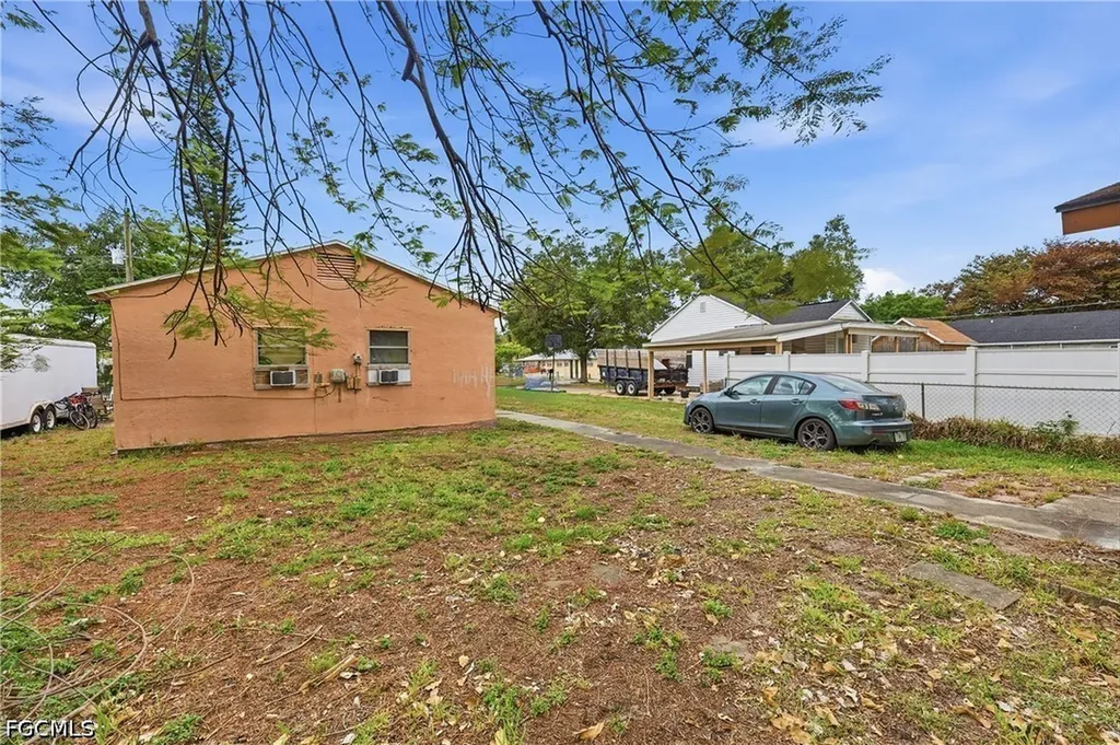 2355 Jeffcott Street Fort Myers FL 33901