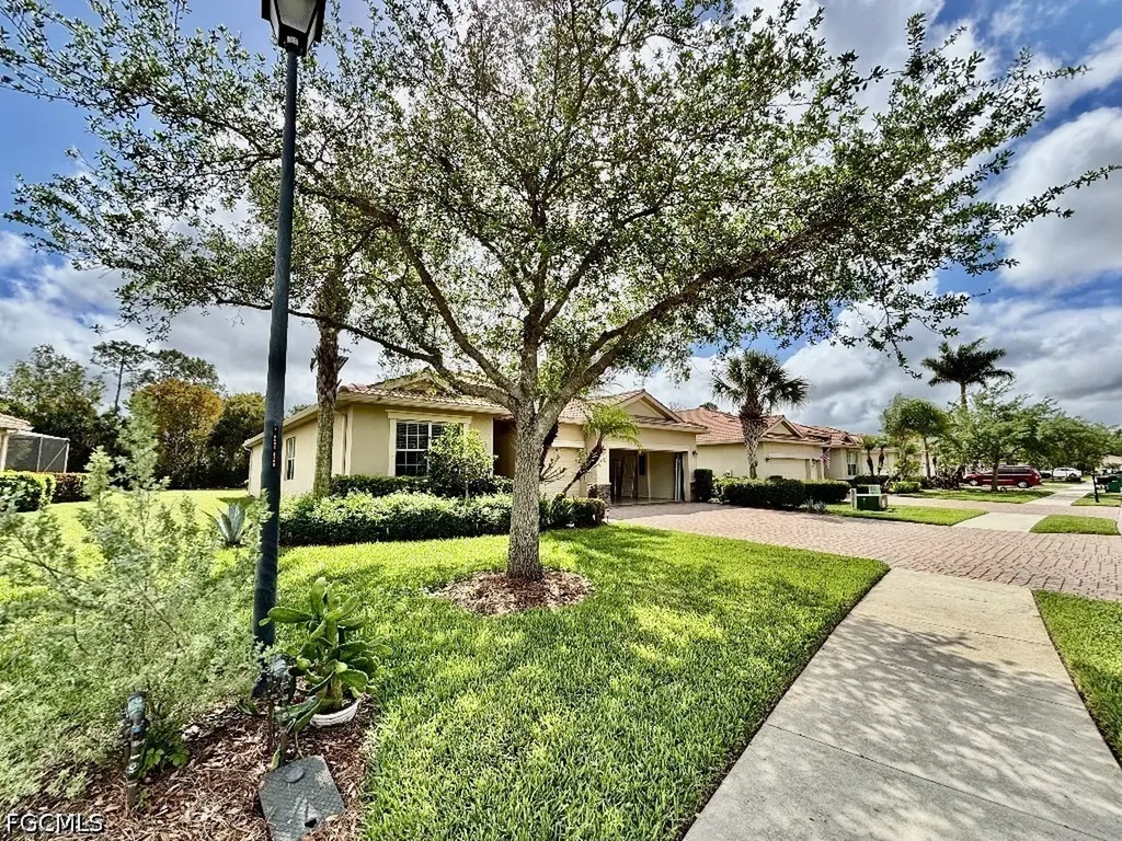 8128 Piedmont Drive Naples FL 34104