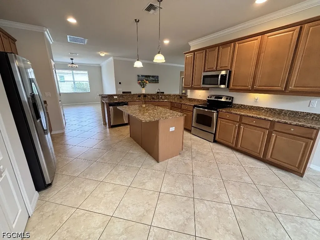 8128 Piedmont Drive Naples FL 34104