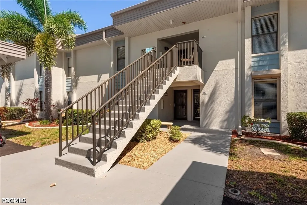 5805 Trailwinds Drive Fort Myers FL 33907