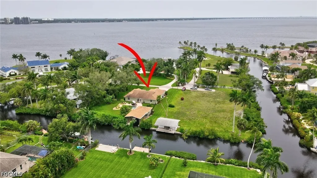 787 Overriver Drive North Fort Myers FL 33903