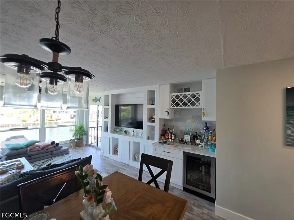 4006 SE 20th Place Cape Coral FL 33904