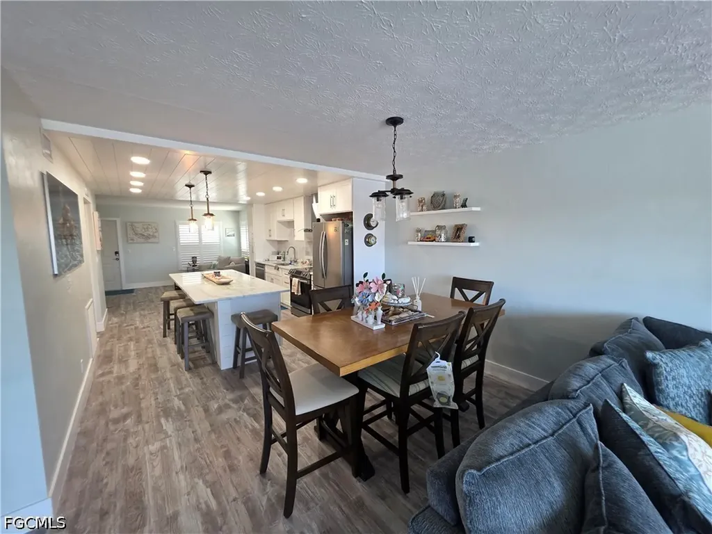 4006 SE 20th Place Cape Coral FL 33904