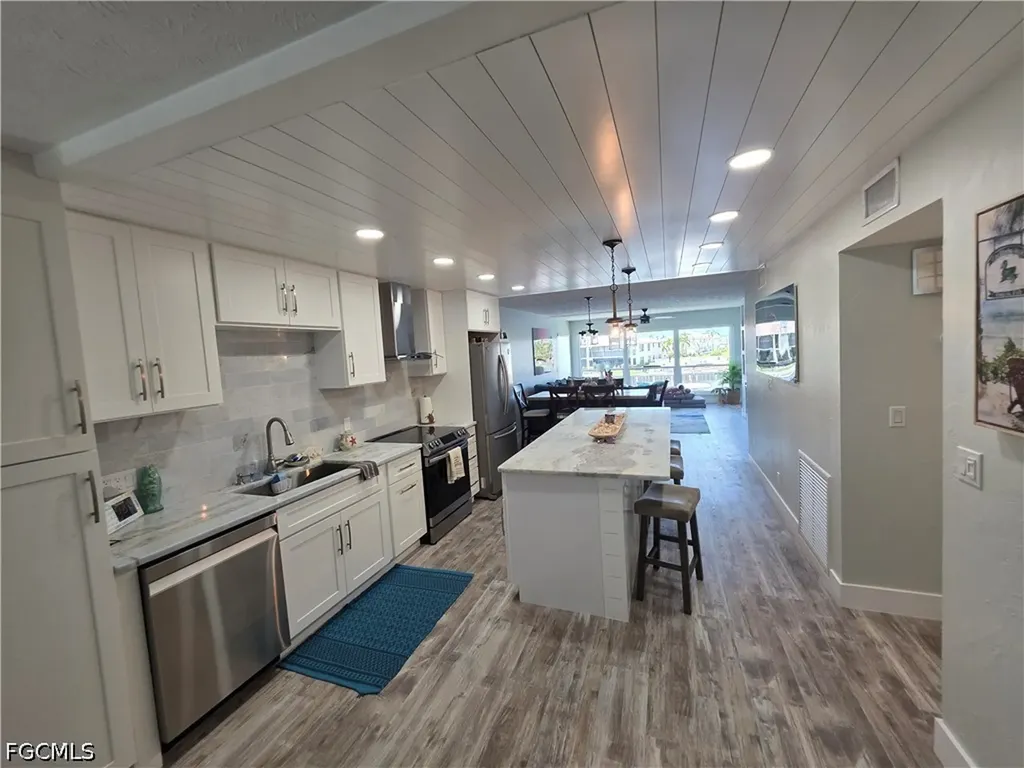 4006 SE 20th Place Cape Coral FL 33904