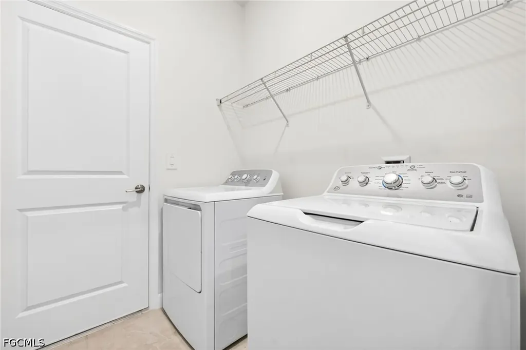 19488 Hinkley Drive Estero FL 33928