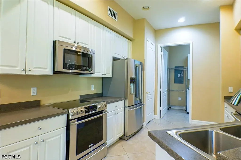 6010 Jonathans Bay Circle Fort Myers FL 33908